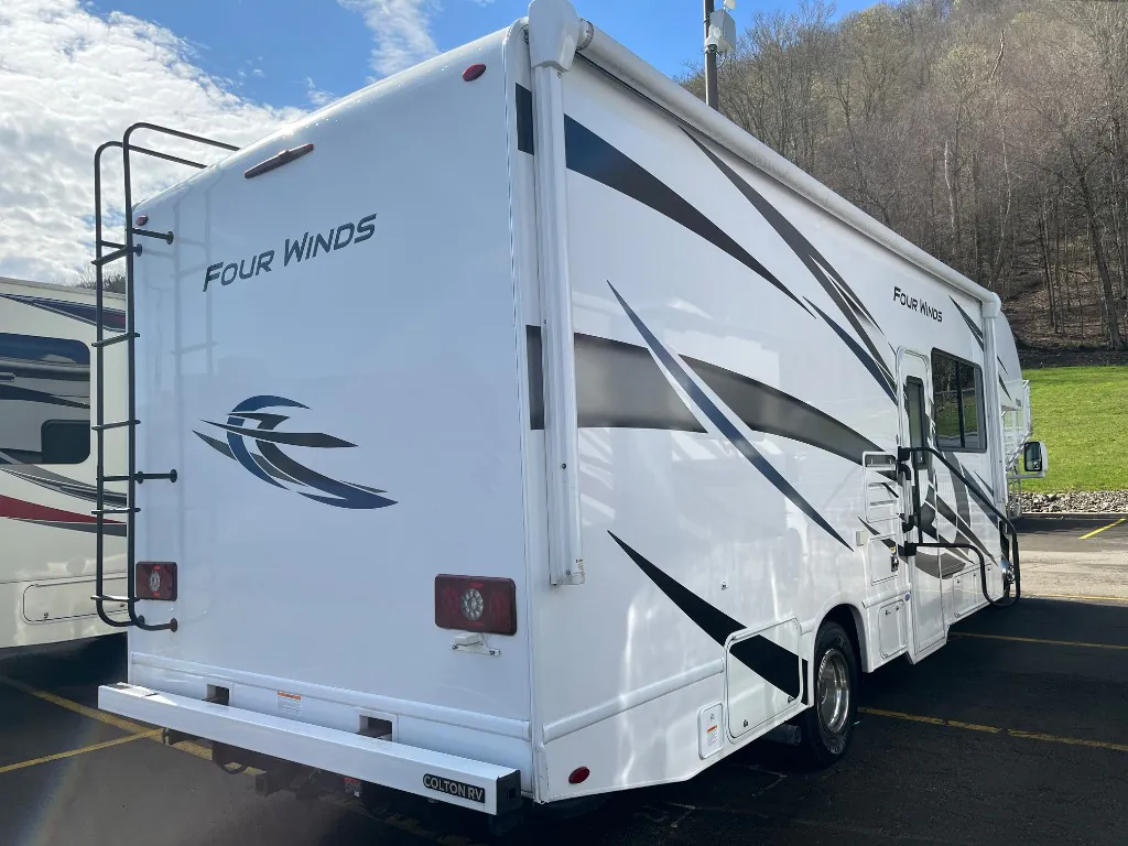 2023 Thor Motor Coach Four Winds 27R - Photo 3