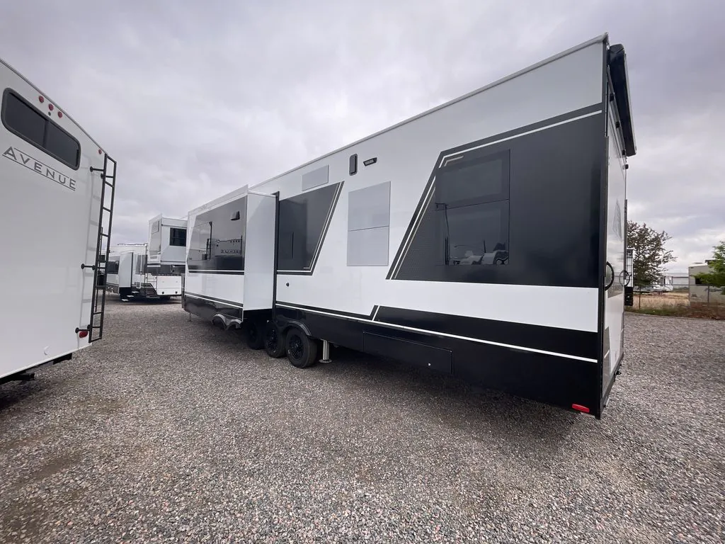2026 Brinkley Model G 3970, Photos photo 5