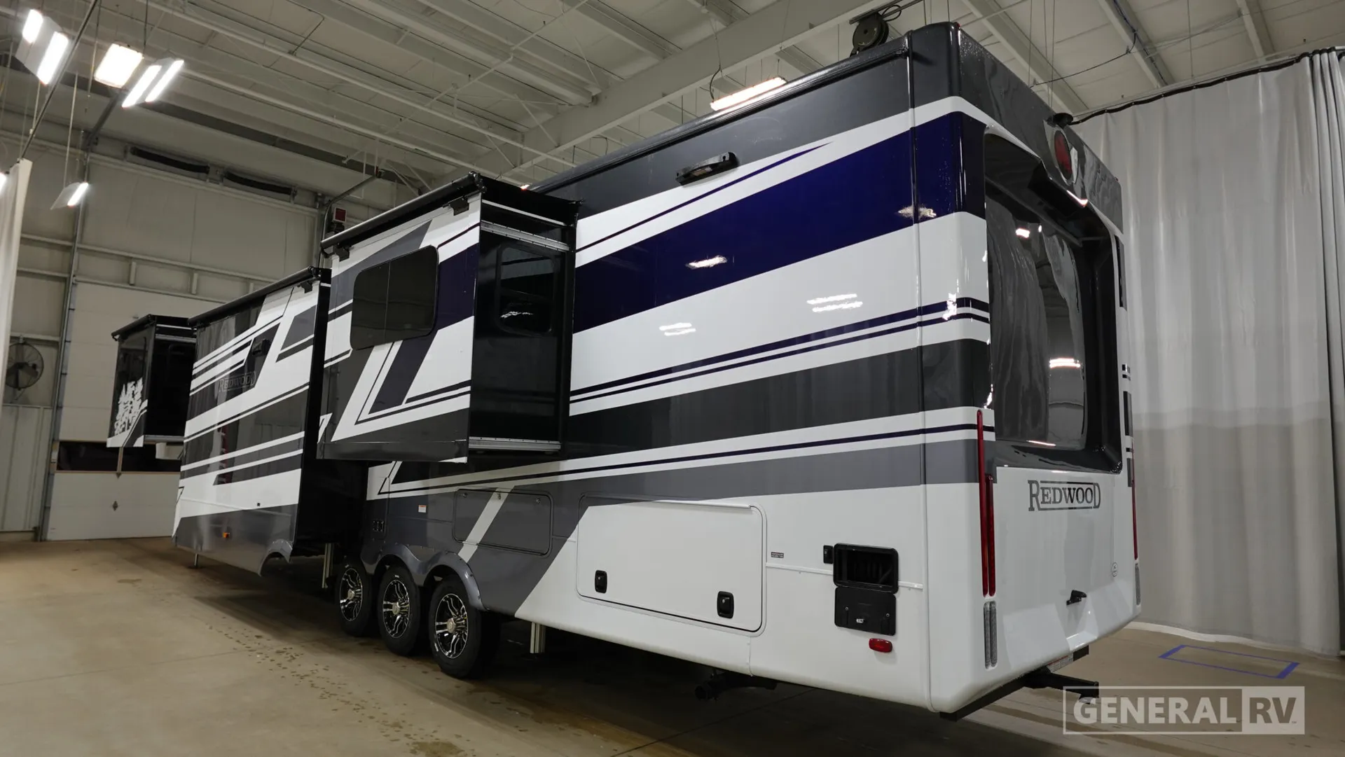 2026 Crossroads RV Redwood 420FL - Photo 4