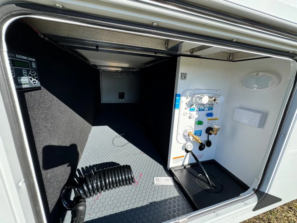 2027 Brinkley Model I 290, Photos photo 11