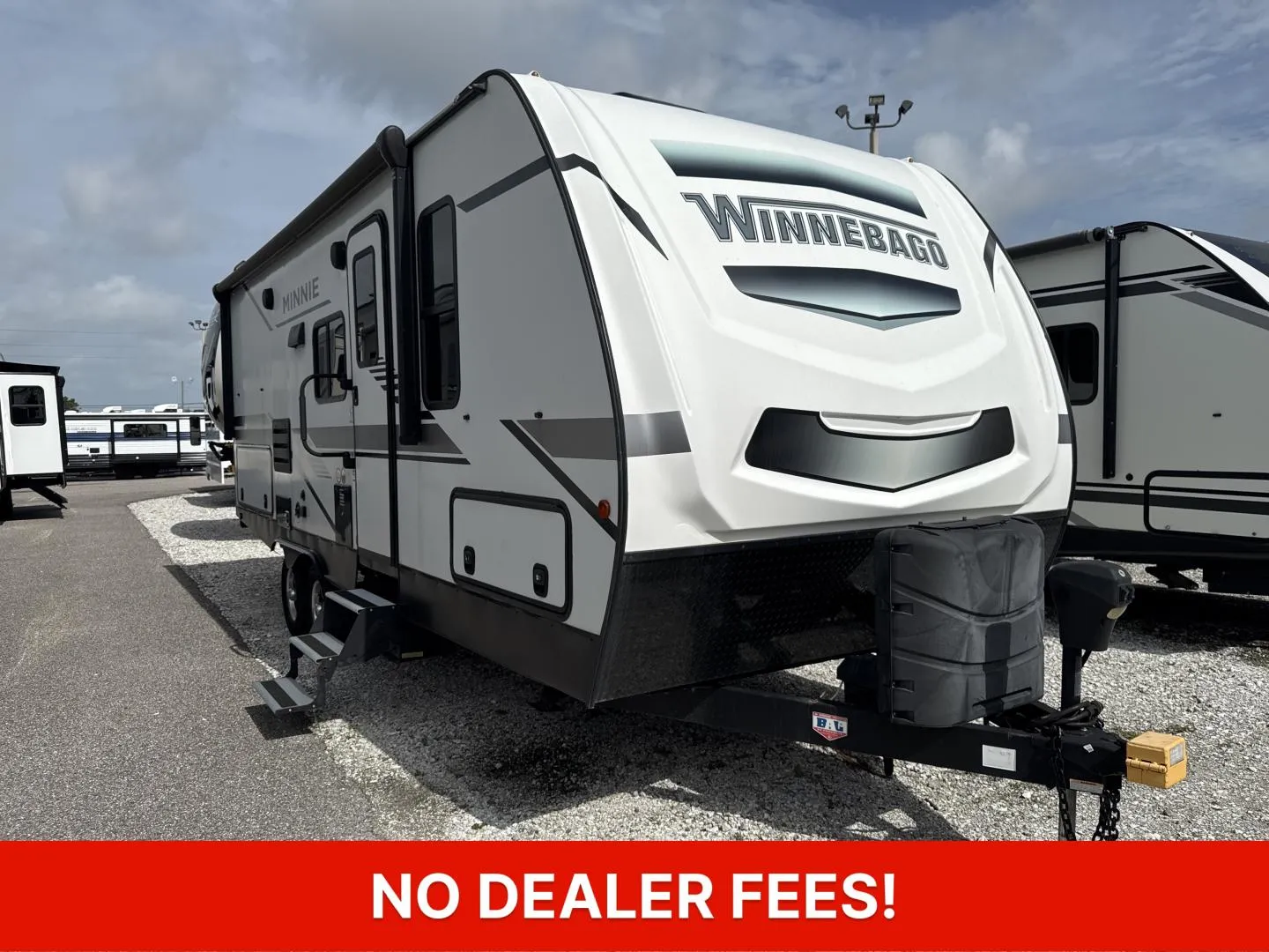 2022 Winnebago Minnie 2201MB - Photo 2