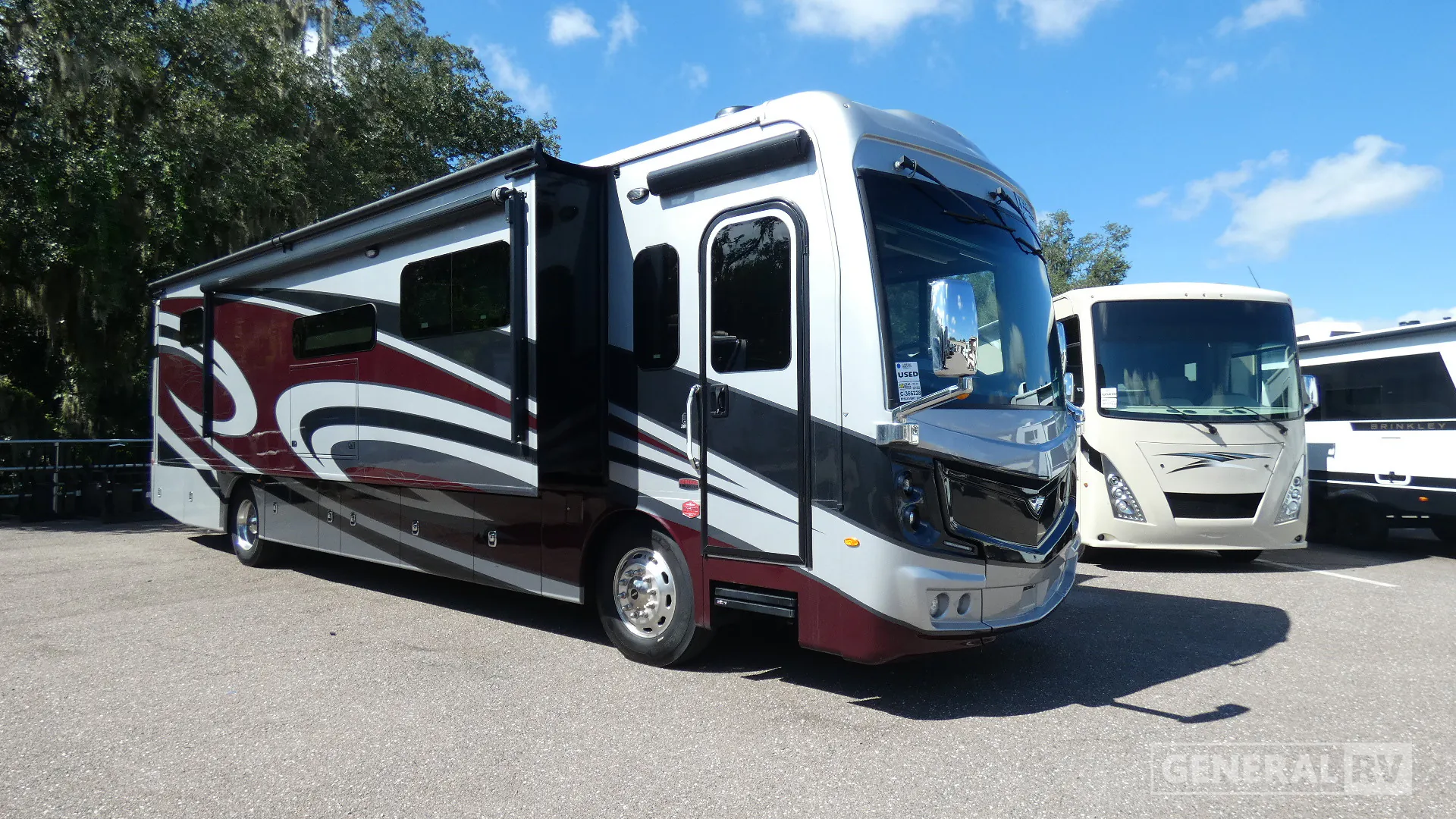 2024 Fleetwood Discovery 38W - Photo 2