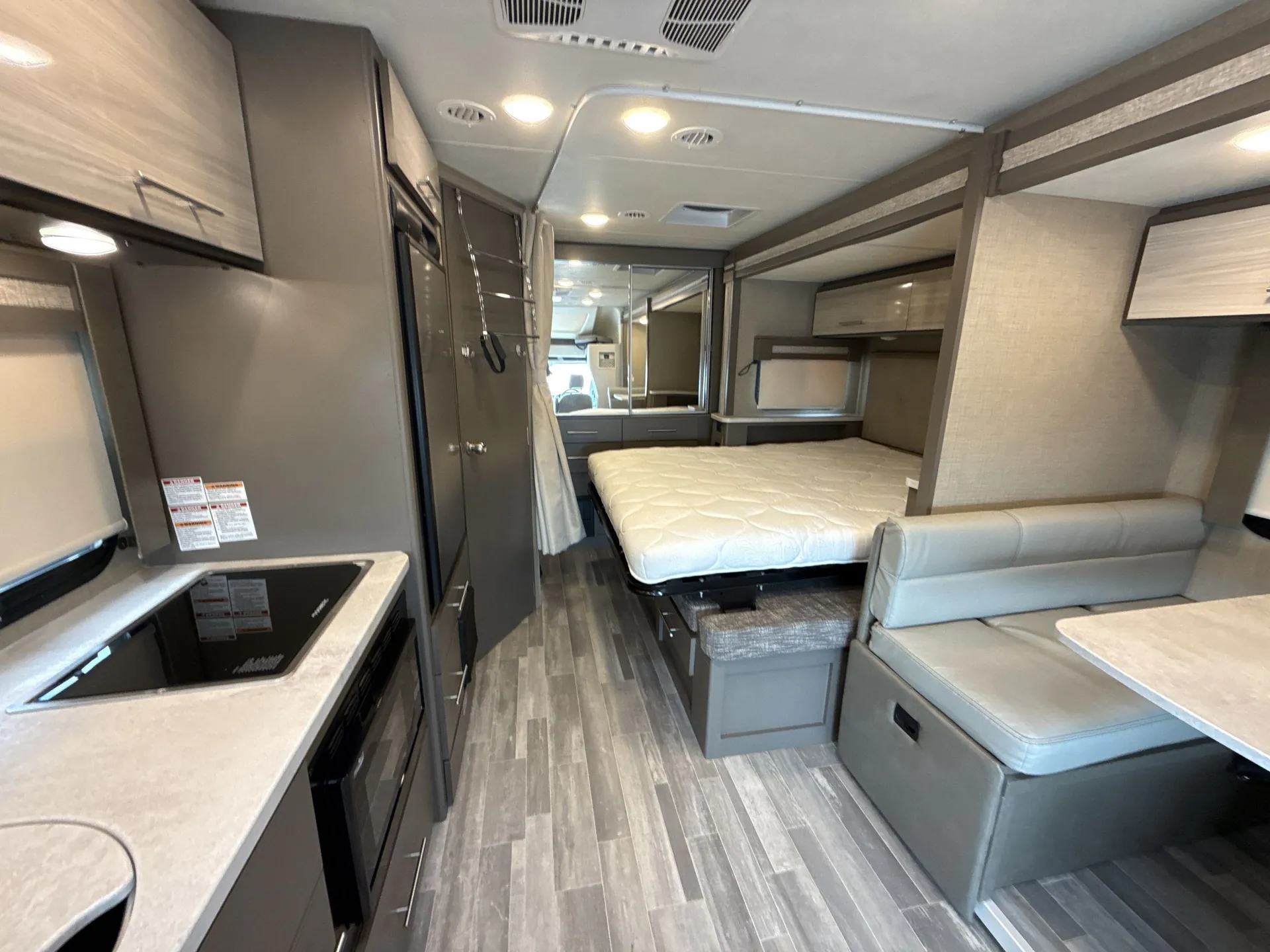 2020 Thor Motor Coach Gemini 23TW — front