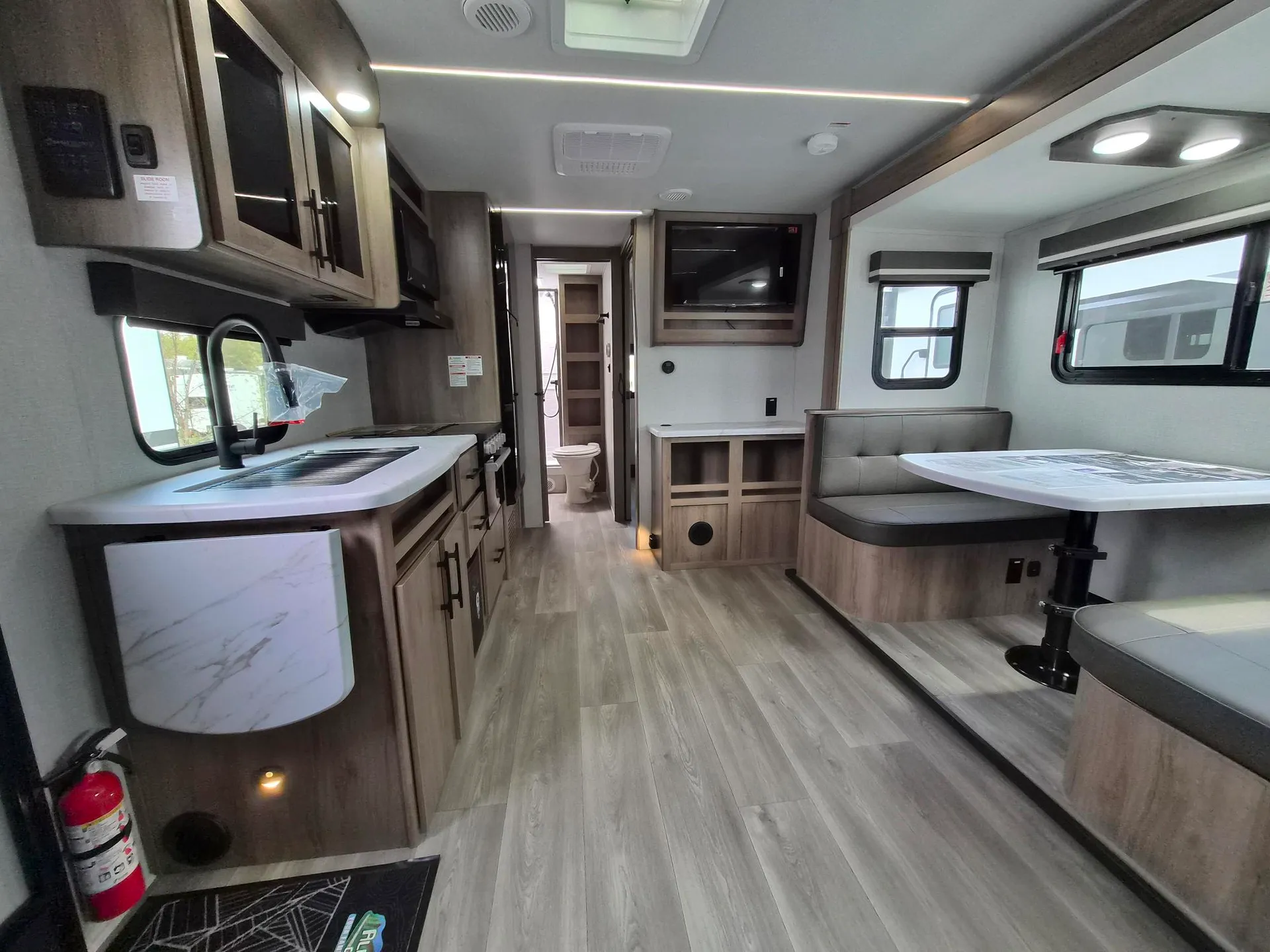 2024 Grand Design Imagine 22BHE - Photo 3