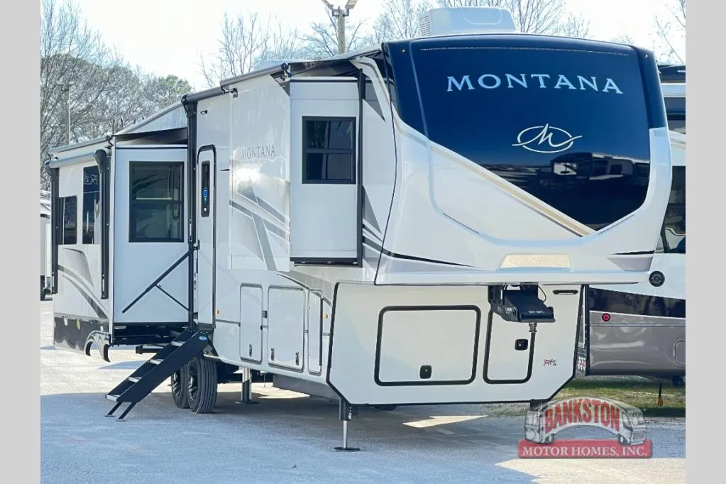 2025 Keystone Montana 3781RL - Photo 2