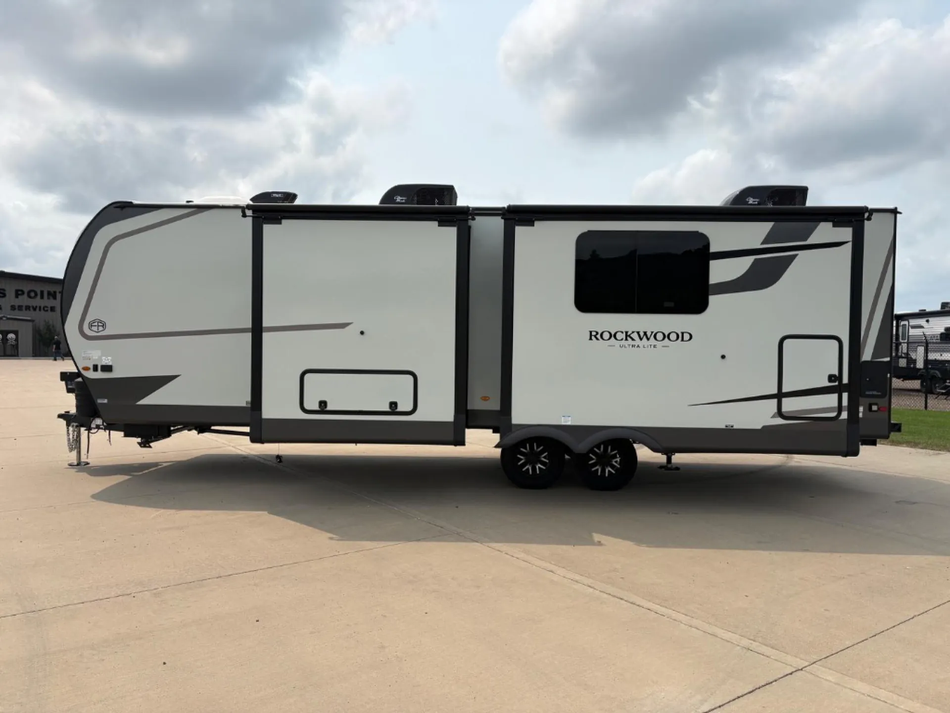 2027 Forest River Rockwood Ultra Lite 2711RK - Photo 4