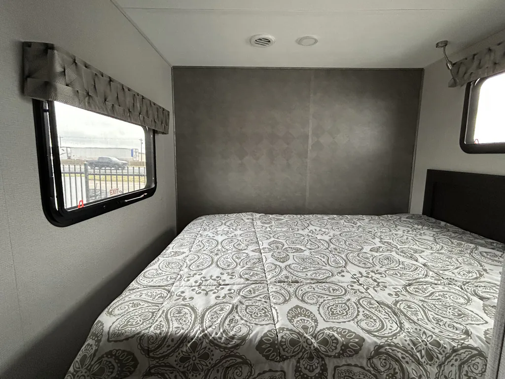 2021 Forest River Sunseeker TS2380, Photos photo 15
