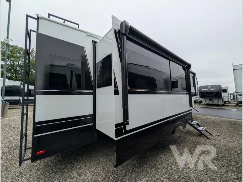 2027 Brinkley Model Z 3100 - Photo 3