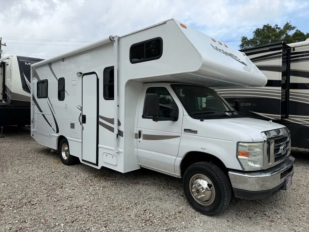 2017 Thor Motor Coach Thor Majestic 24.1 - Main photo