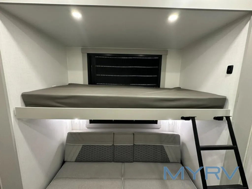2025 Brinkley Model Z 3610, Photos photo 38
