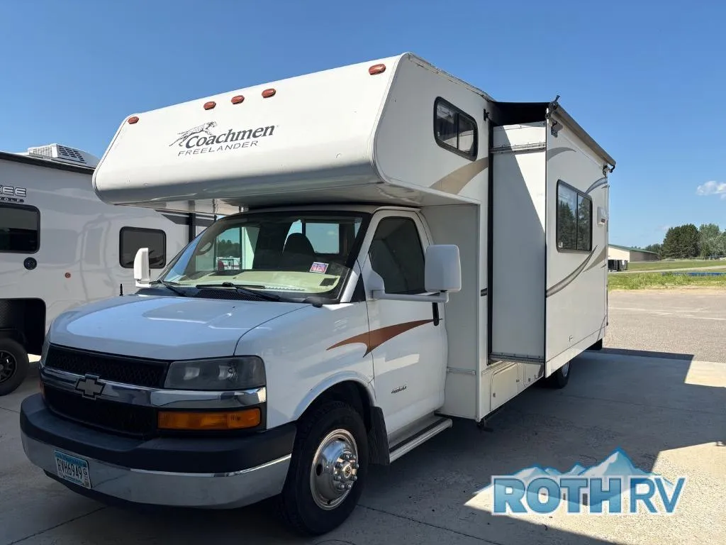 2013 Coachmen Freelander 26QB - Photo 2