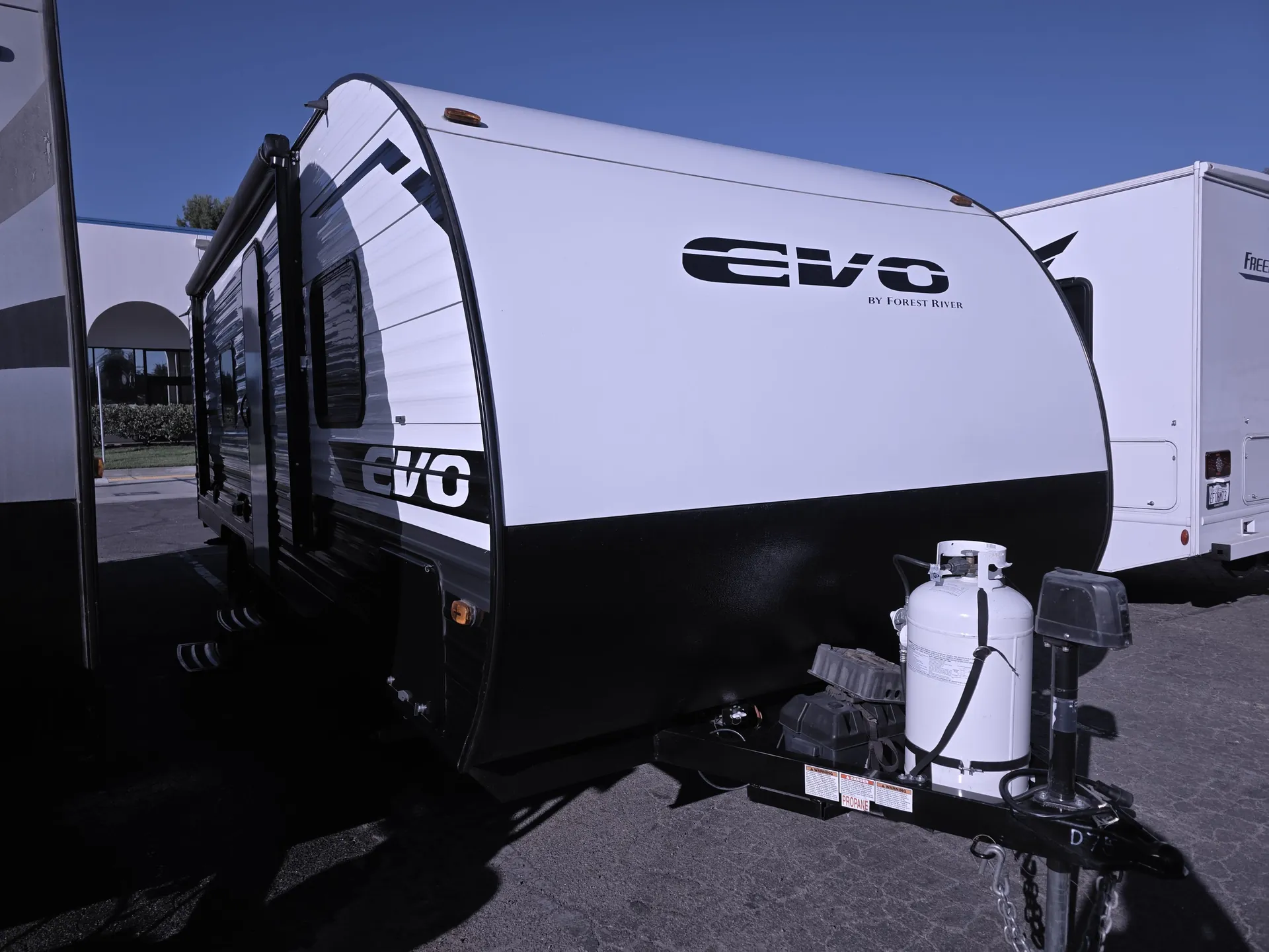 2023 Forest River EVO Select 268BH - Photo 2