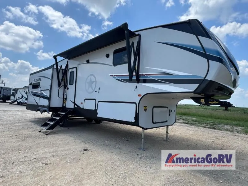 2021 CrossRoads RV Texan 326RK - Main photo