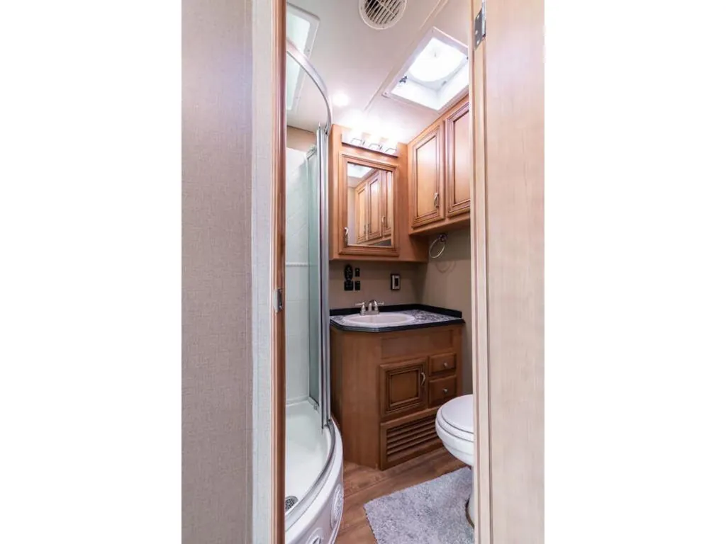 2015 Newmar Canyon Star 3921, Photos photo 17
