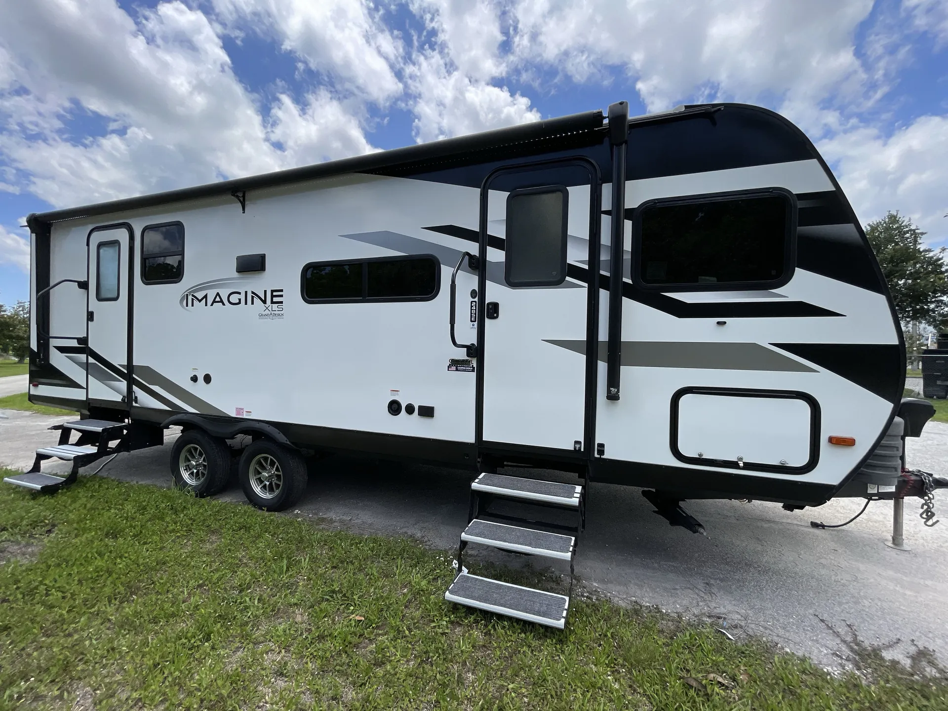 2024 Grand Design Imagine XLS 24BSE - Photo 2