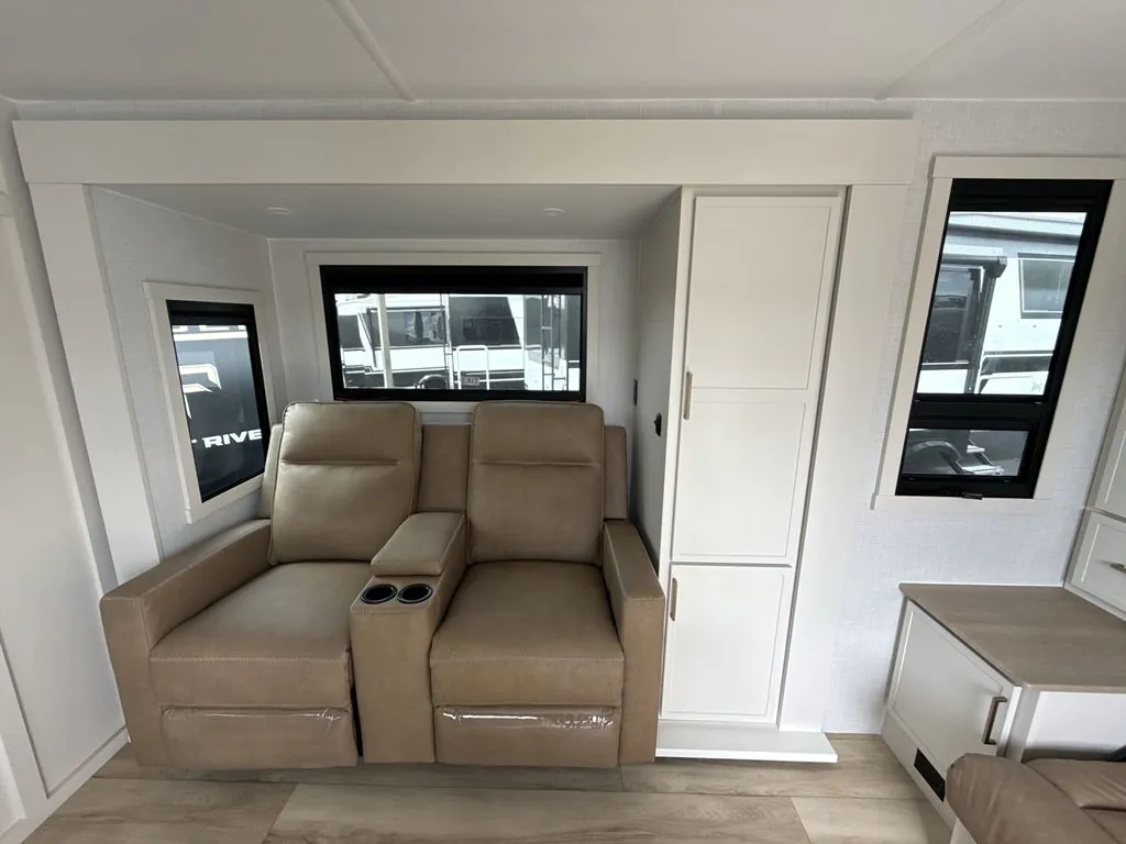 2026 Brinkley Model Ix 20X, Photos photo 28