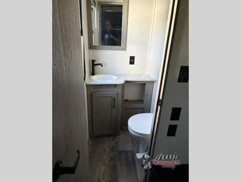2021 Keystone Raptor 415, Photos photo 21