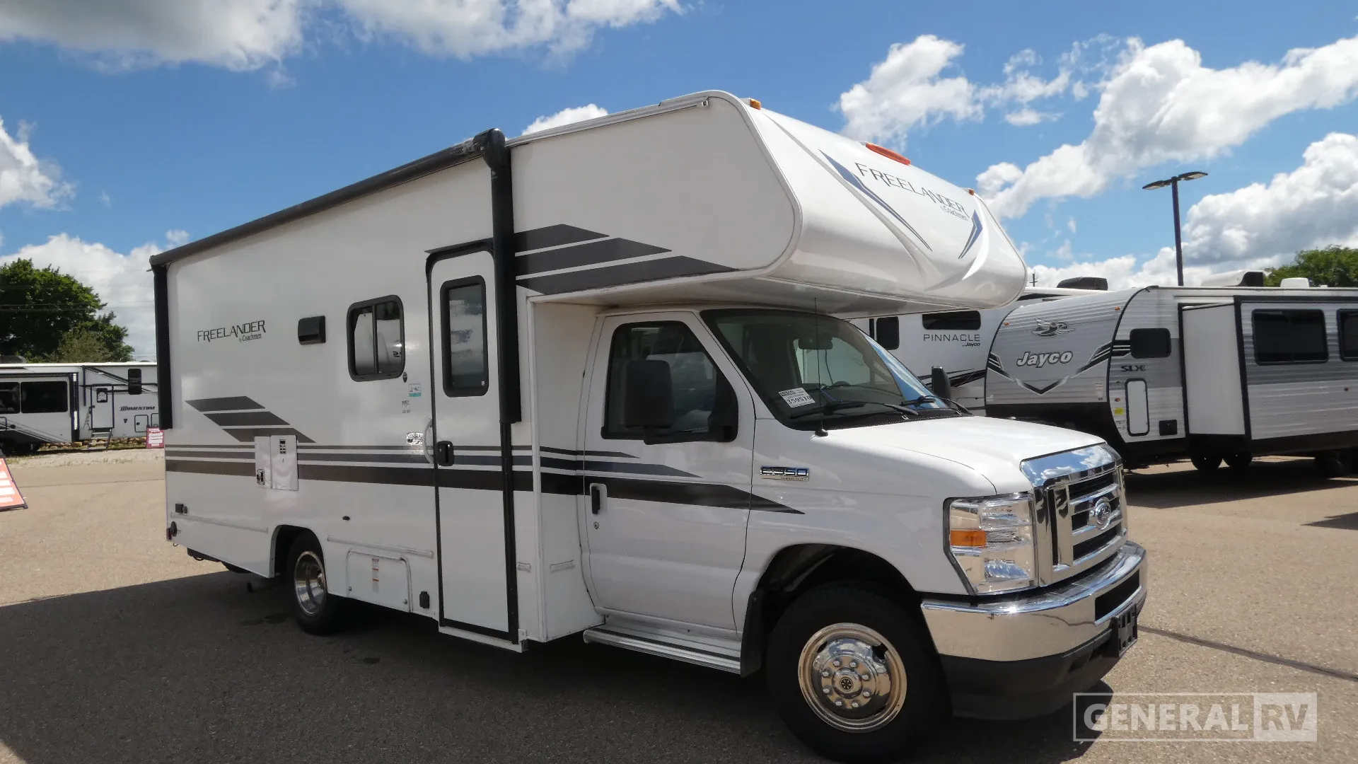 2021 Coachmen Freelander 22XG - Photo 2
