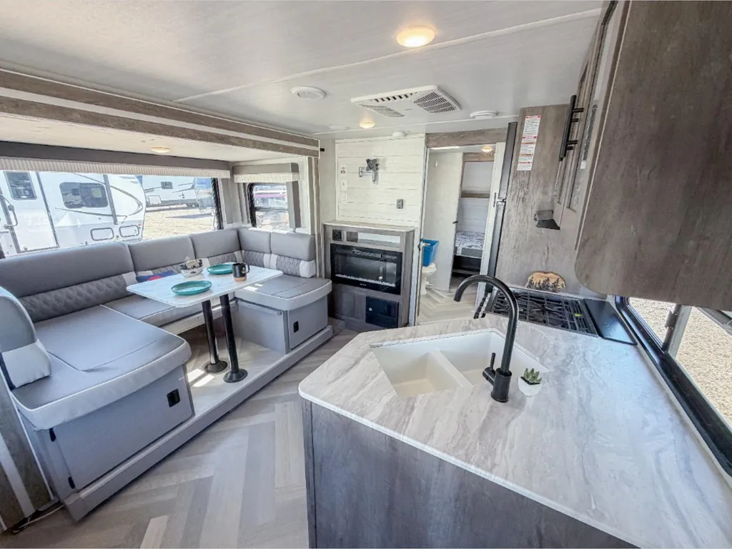 2022 Forest River Salem Cruise Lite 24RLXL, Photos photo 3