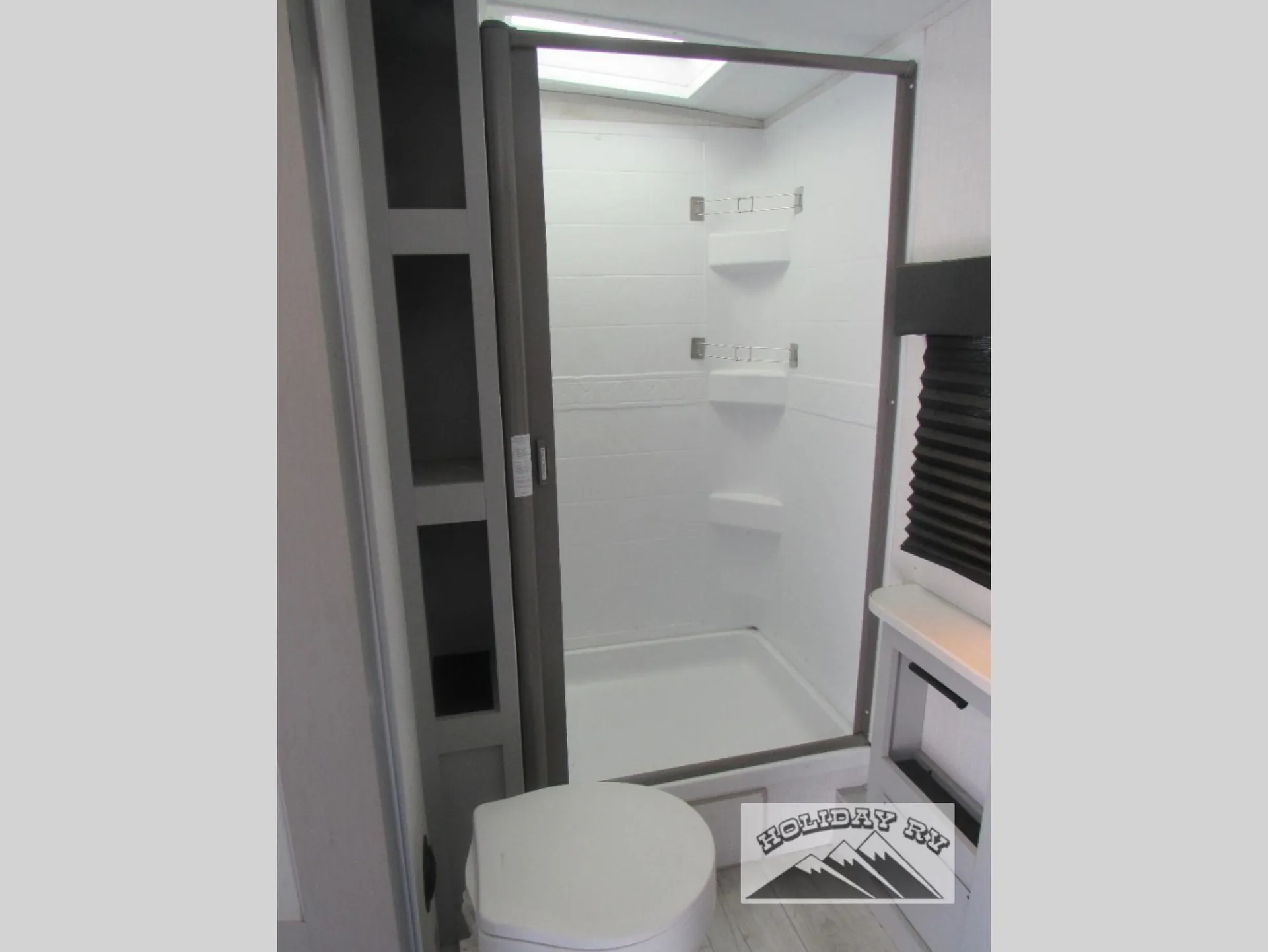2024 Heartland North Trail Ultra-Lite NT 25BHPS dealer photo 9 from Holiday RV