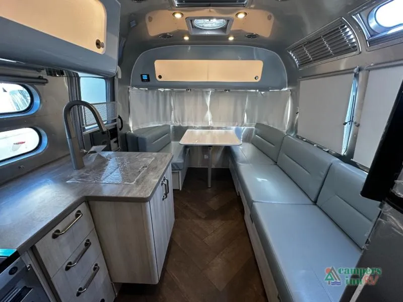 2026 Airstream International 25FB - Photo 4