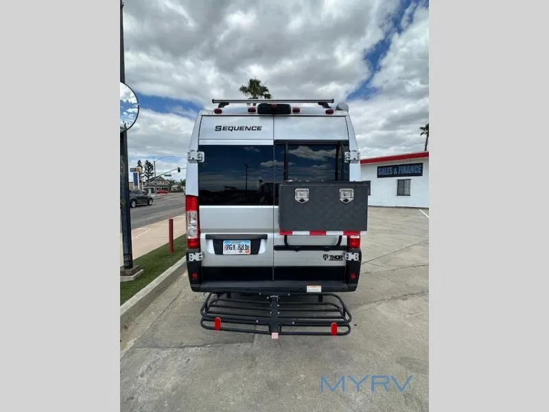2023 Thor Motor Coach Sequence 20K - Photo 4