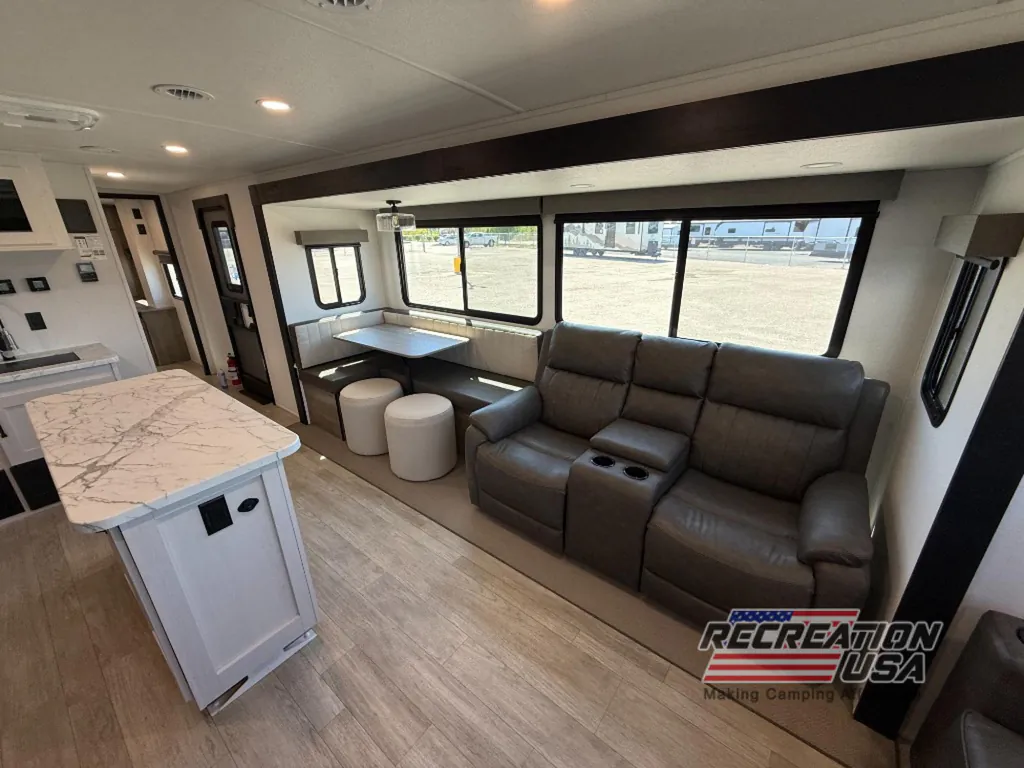 2026 Forest River Solaire 3380RLBT, Photos photo 13