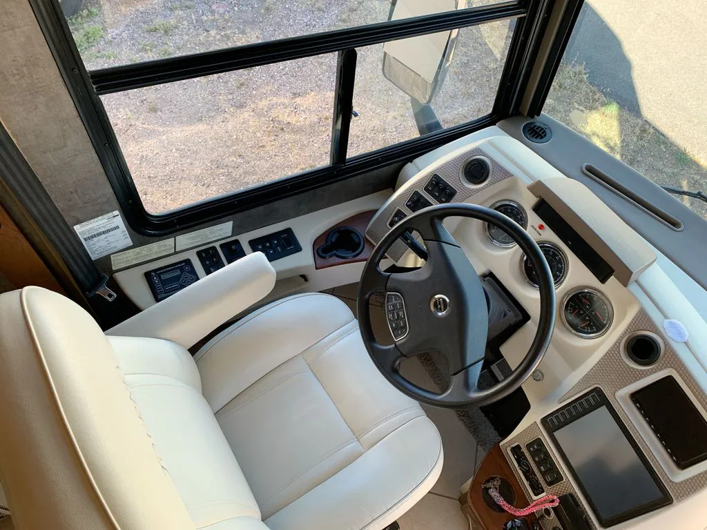2014 Winnebago Journey 36M - Photo 4
