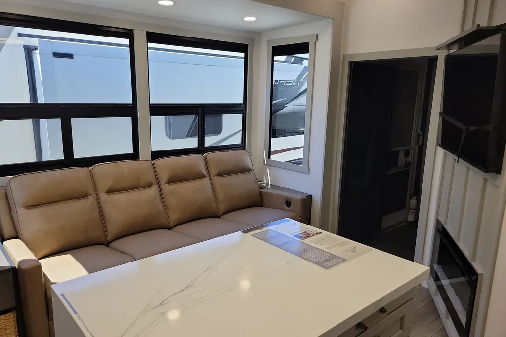 2025 Brinkley Model G 3500, Photos photo 16