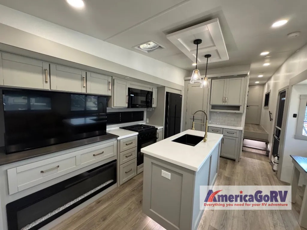 2025 Brinkley Model Z 3610, Photos photo 7