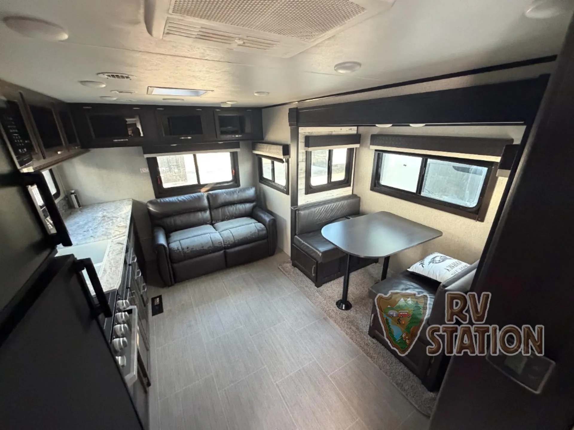 2020 Jayco Jay Feather 24RL - Photo 3