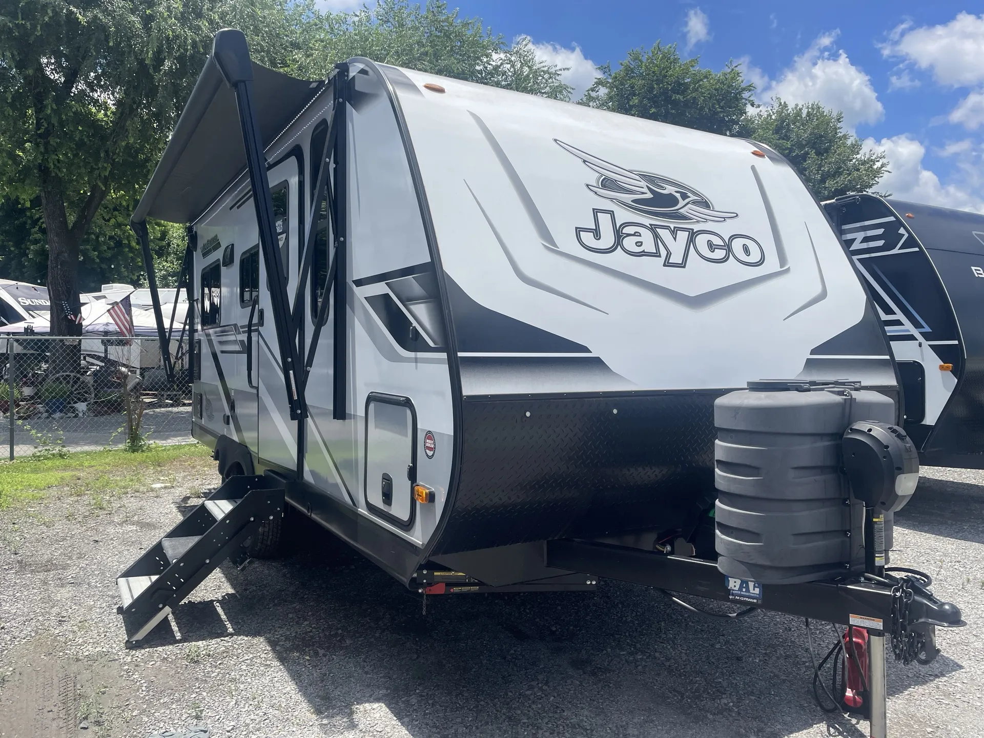 2025 Jayco Jay Feather 19MRK - Photo 2