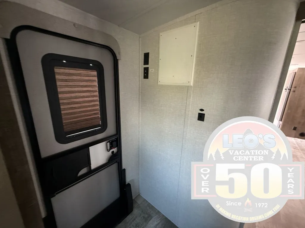 2022 Forest River Rockwood Ultra Lite 2911BS, Photos photo 38