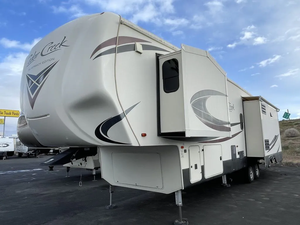 2018 Forest River Cedar Creek Silverback 35IK - Photo 3