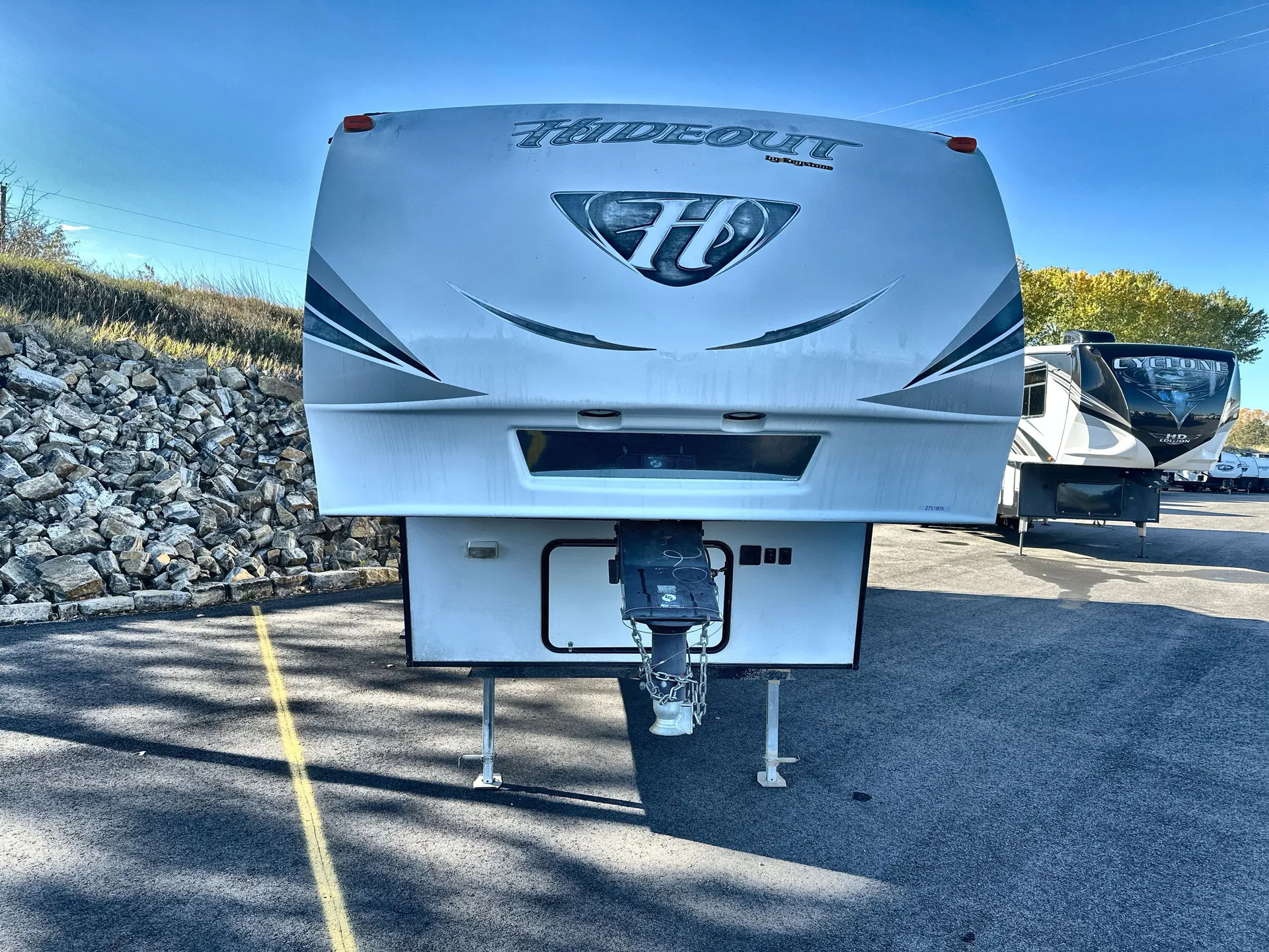 2017 Keystone Hideout 299RLDS — front