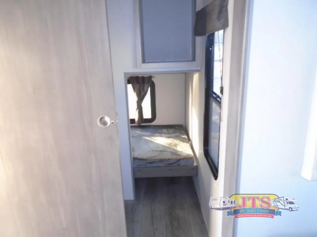 2026 Coachmen Catalina Legacy Edition 333DORM, Photos photo 25