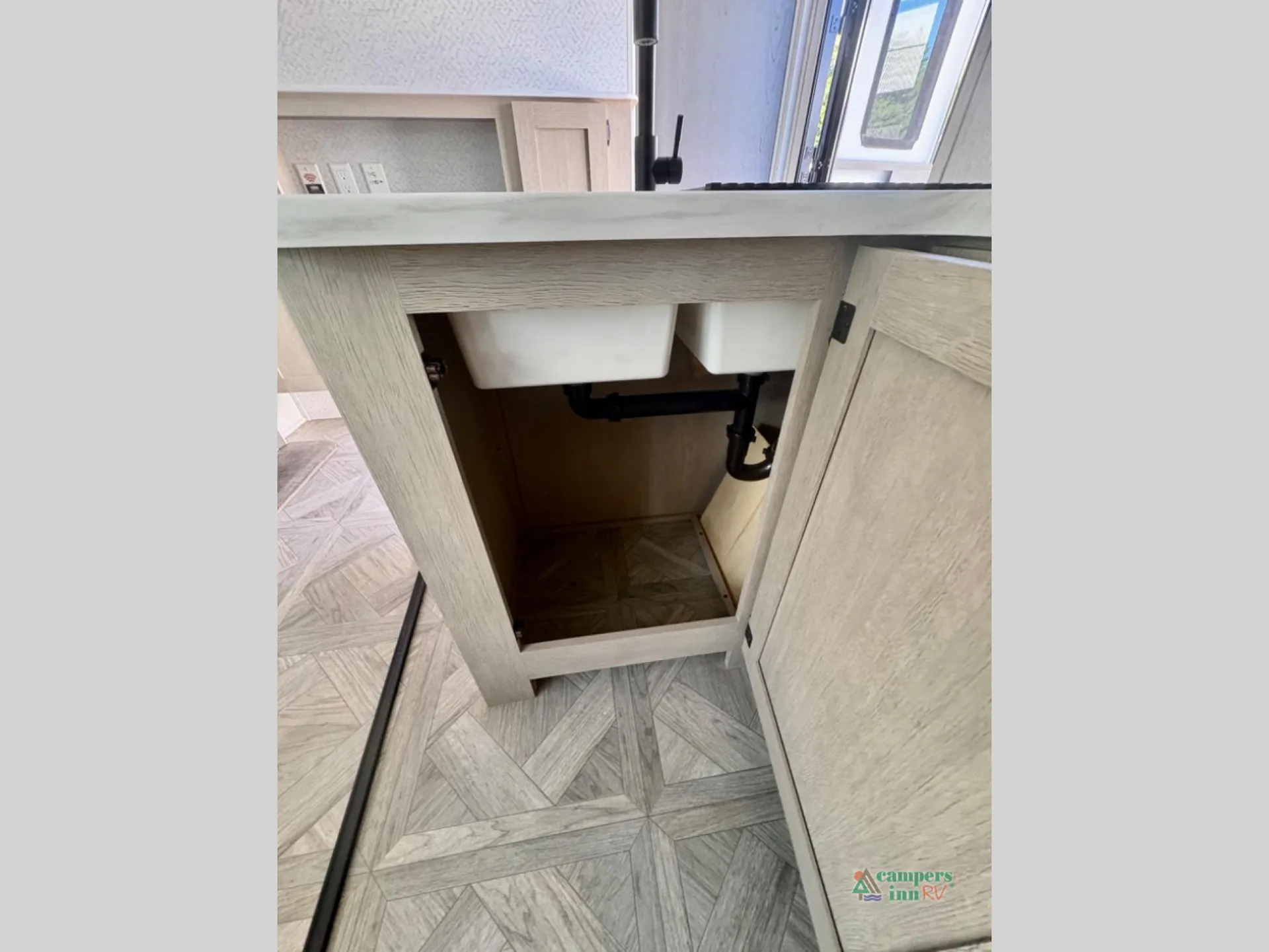 2023 Forest River Wildwood 31KQBTS — Photo 6