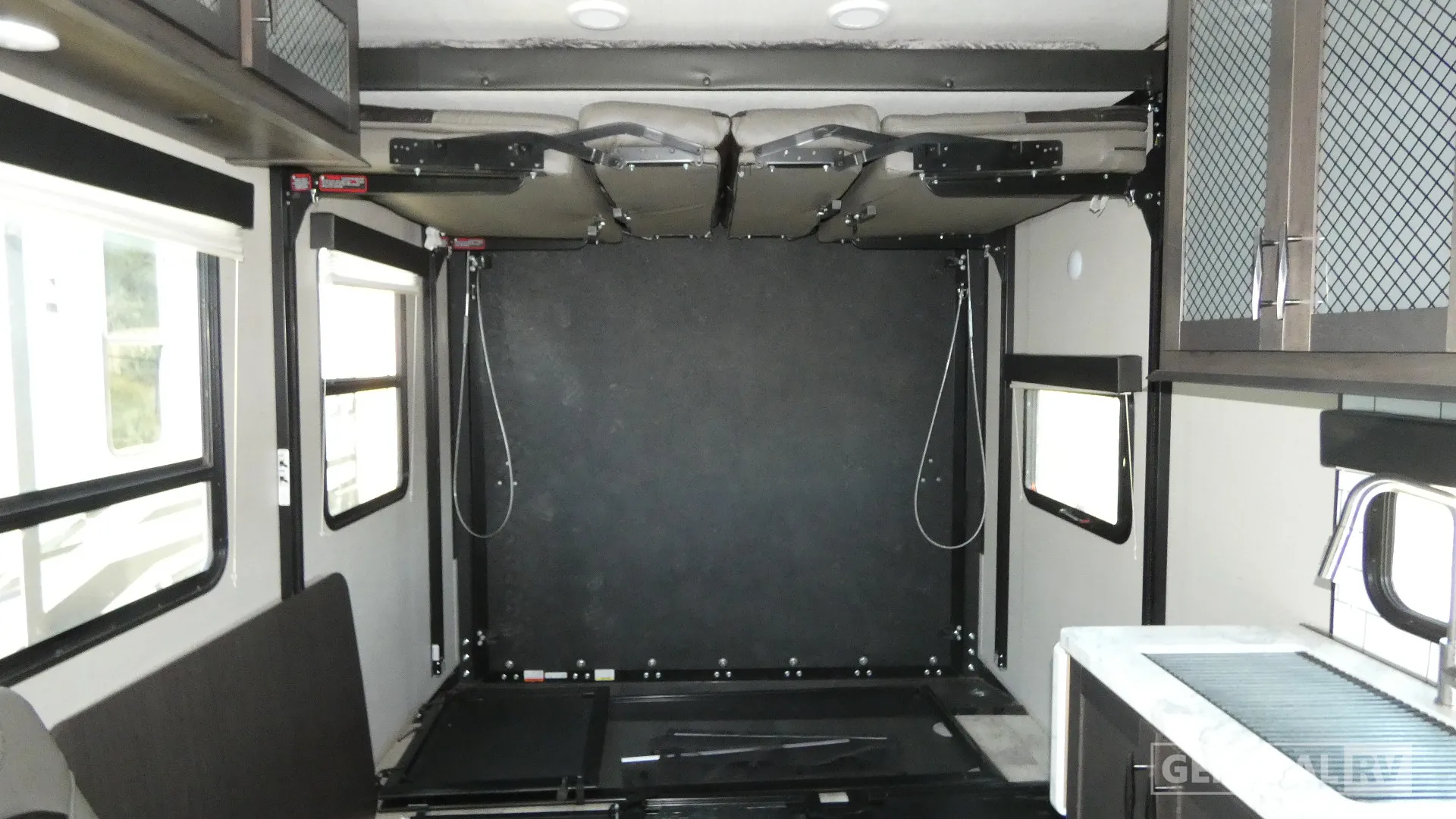 2022 Grand Design Momentum G-Class 23G - Photo 3