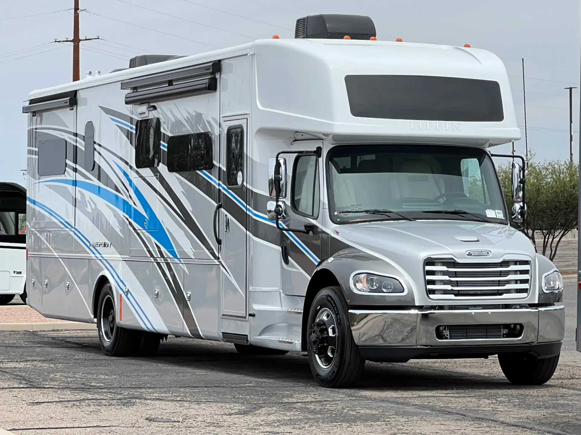 2026 Tiffin Allegro Bay 38 AB dealer photo 1 from La Mesa RV Center