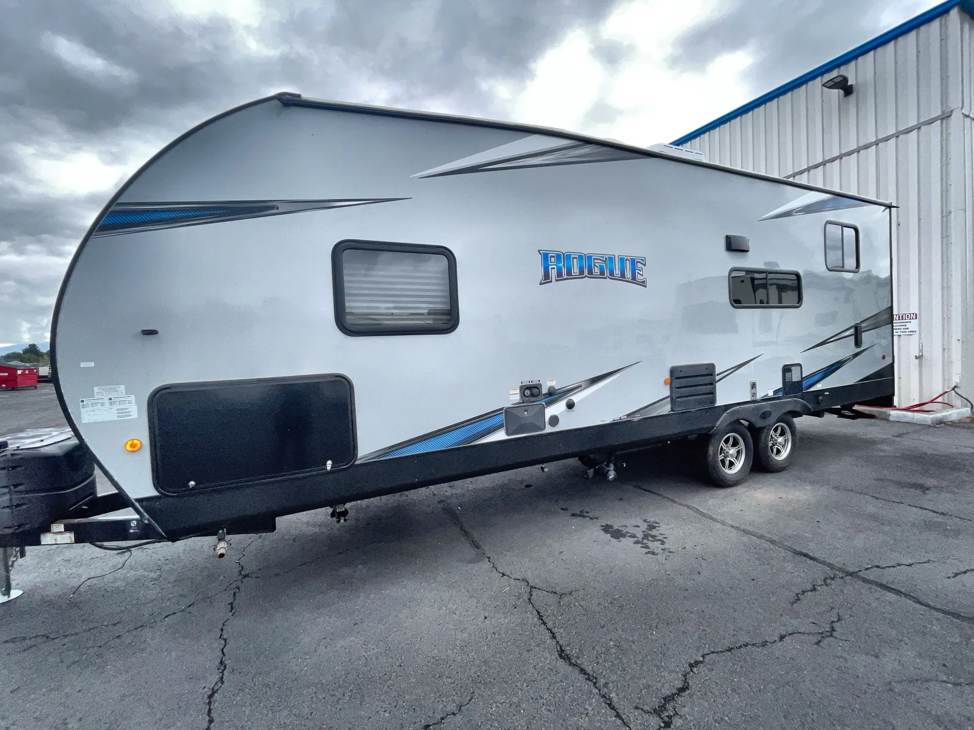 2021 Forest River Vengeance Rogue 25V — off campside