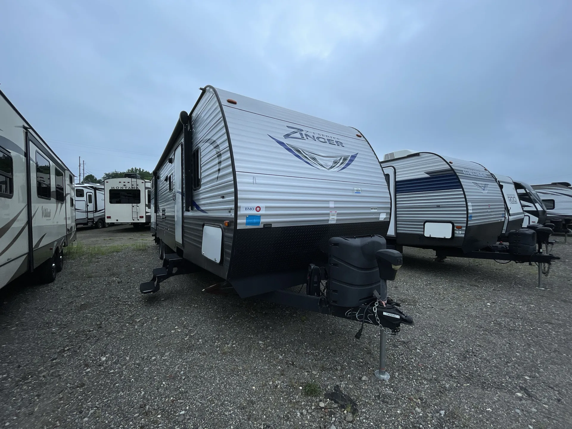 2018 CrossRoads Zinger 328SB - Photo 2