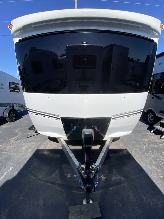 2025 InTech RV Aucta Intech RV Aucta - Photo 2
