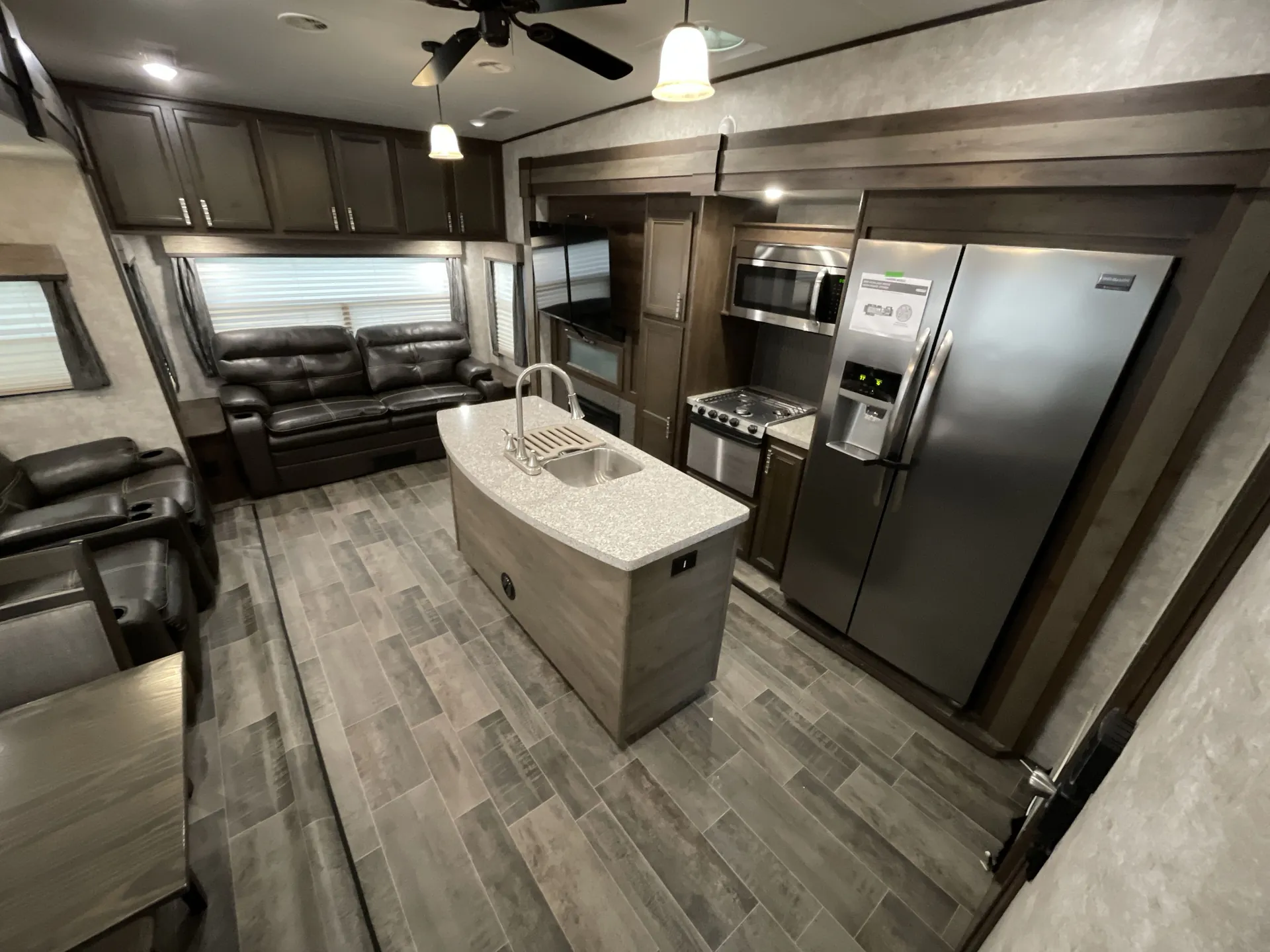 2018 Highland Ridge Open Range 371MBH — living area main