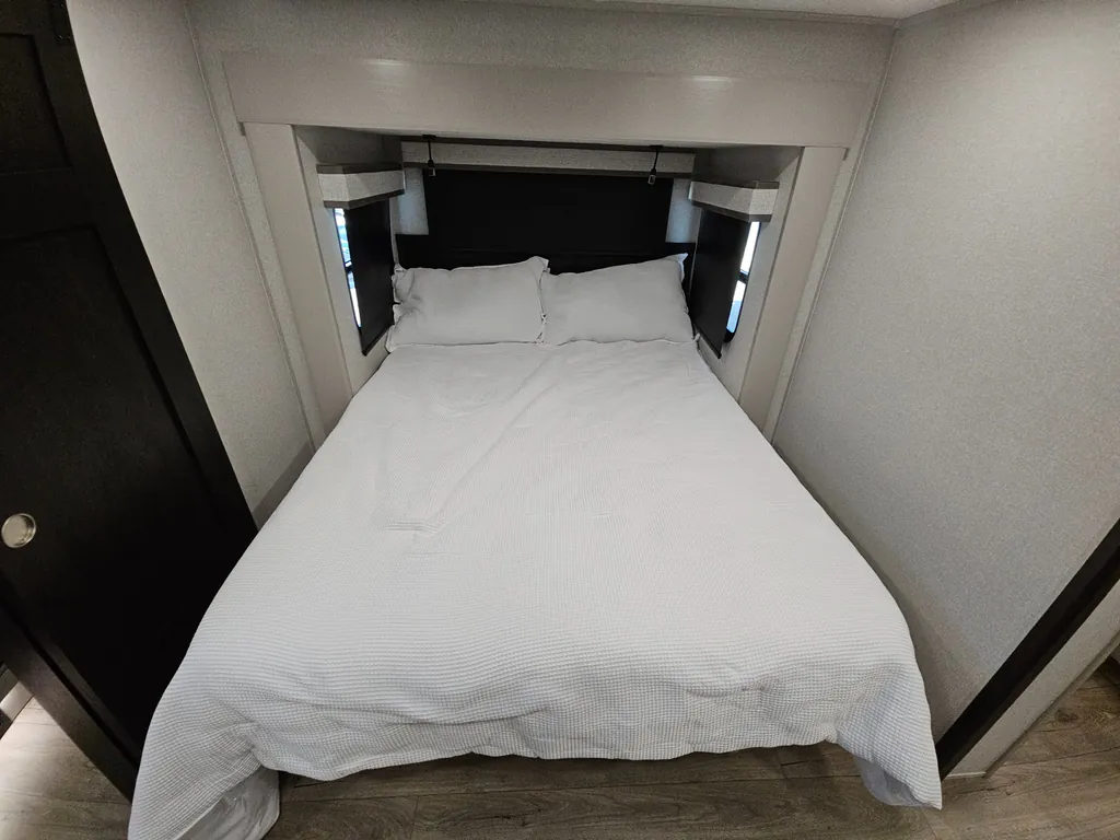 2026 Jayco North Point 395DSDB, Photos photo 31