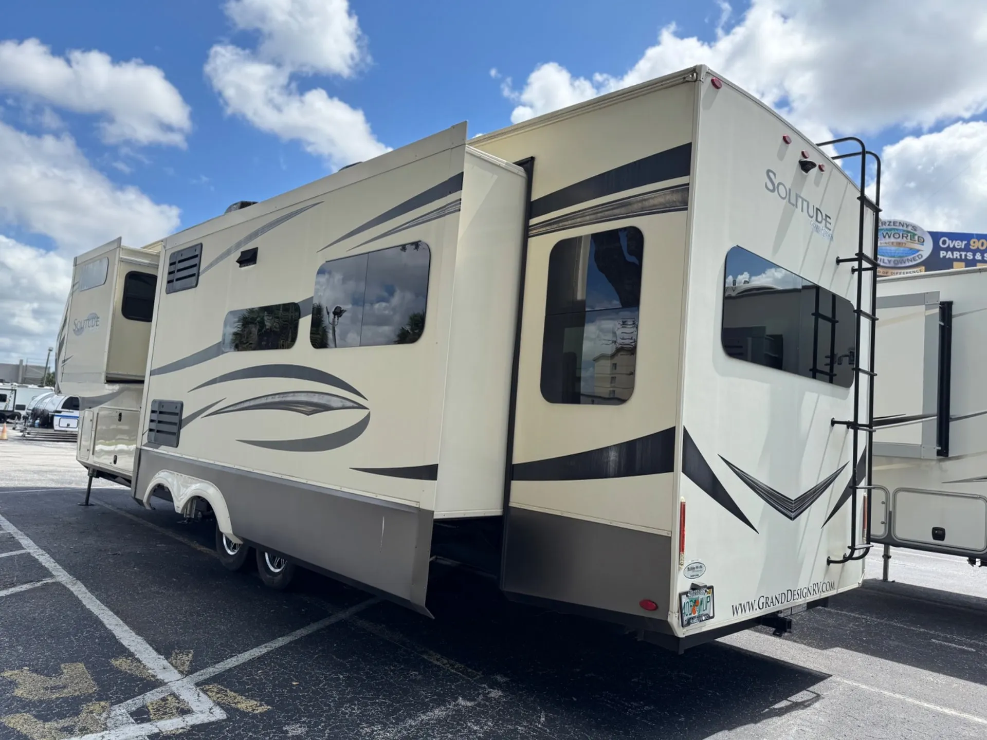 2021 Grand Design Solitude 373FB - Photo 4