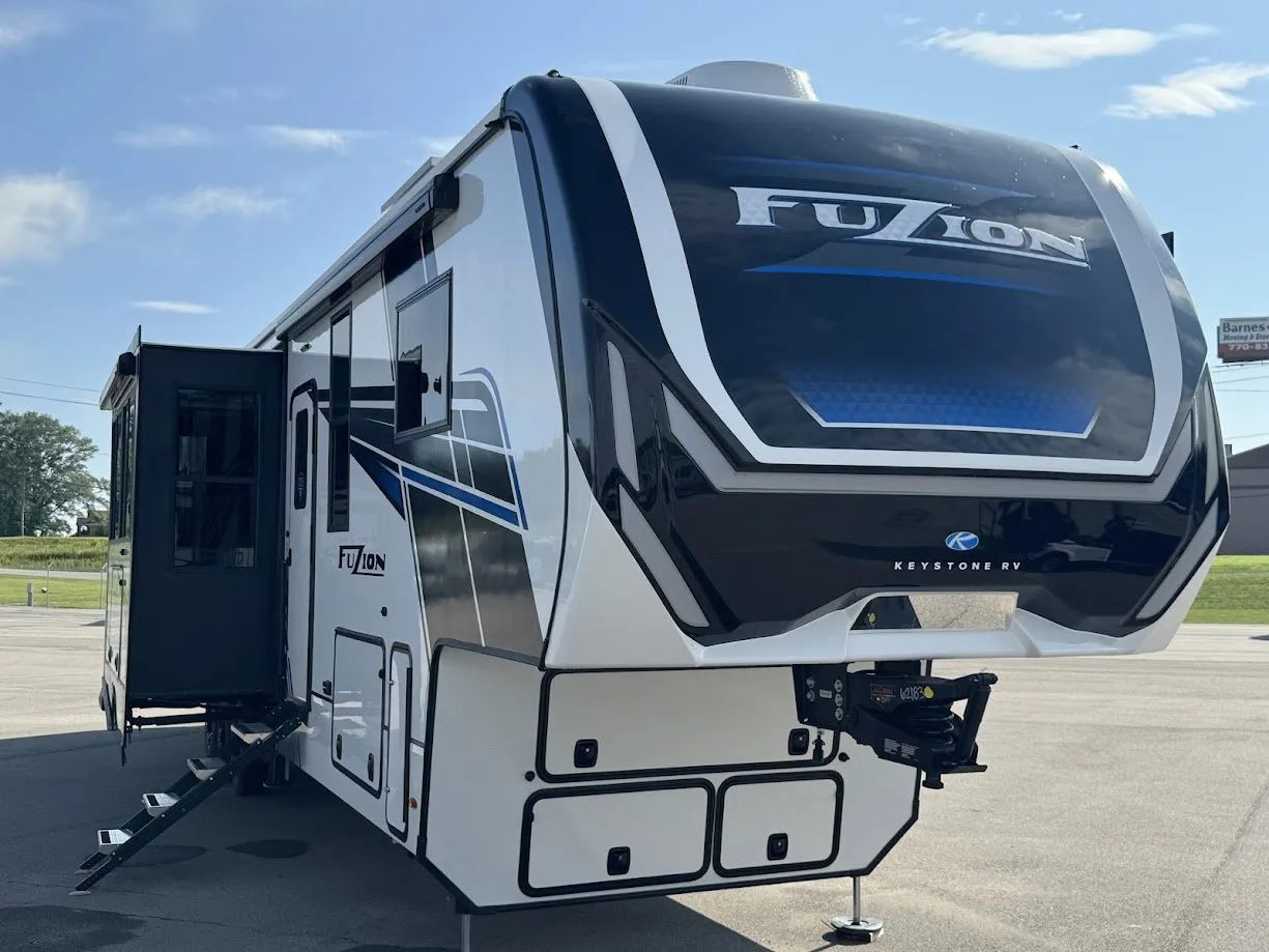 2025 Keystone Fuzion 419 - Photo 2