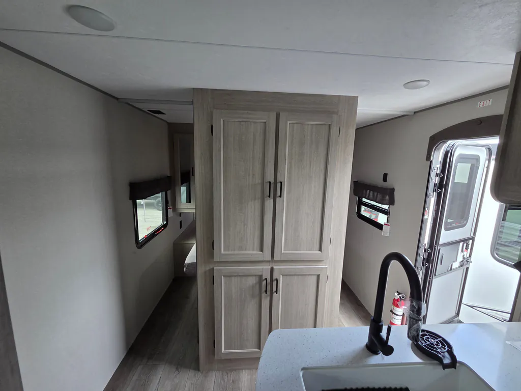2026 Coachmen Catalina Legacy Edition 273DBHCK, Photos photo 35