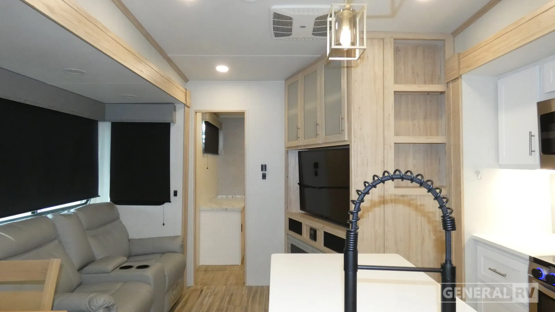 2023 Alliance RV Avenue 36BRM - Photo 3