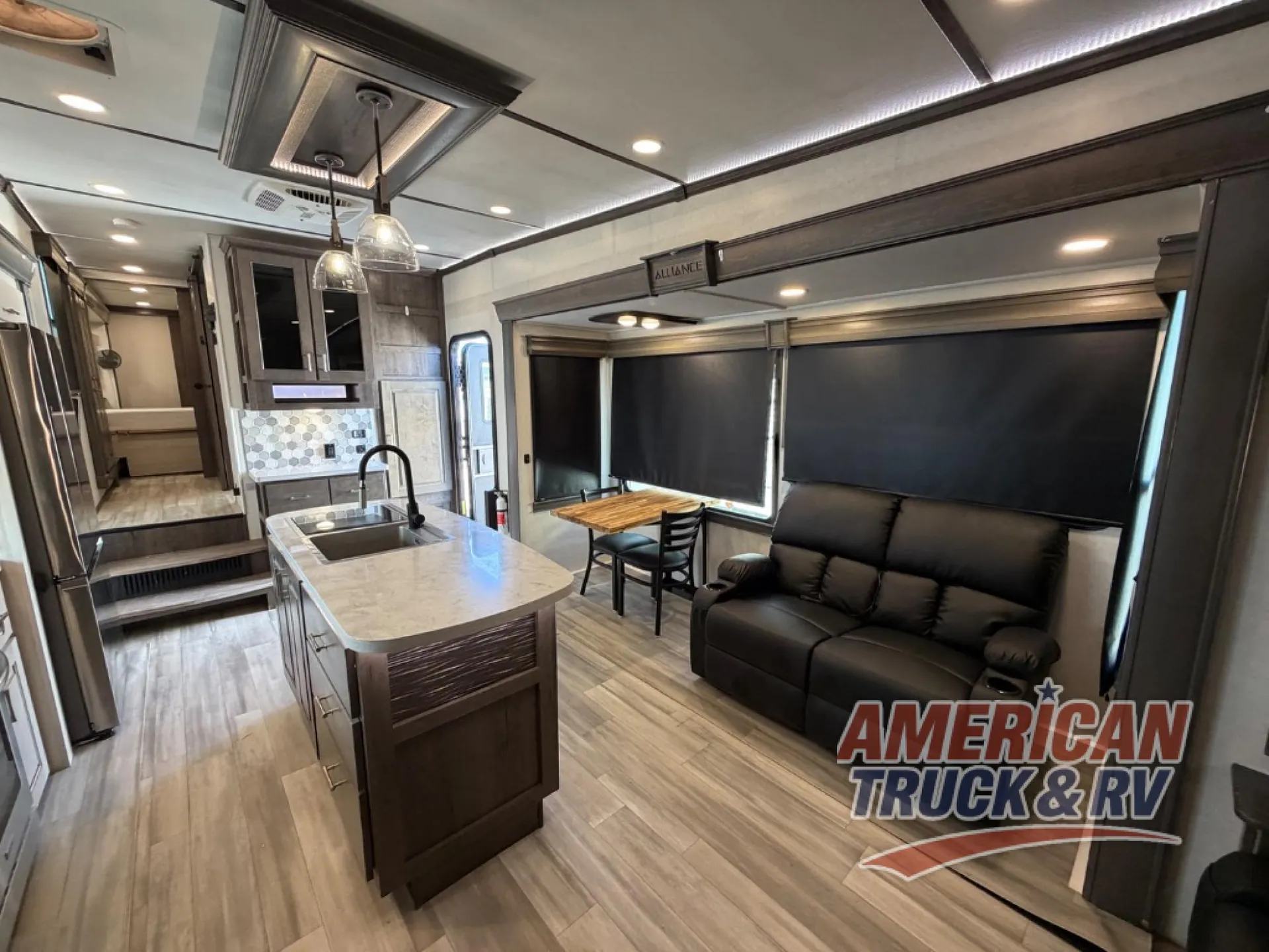 2022 Alliance RV Paradigm 340RL - Photo 4