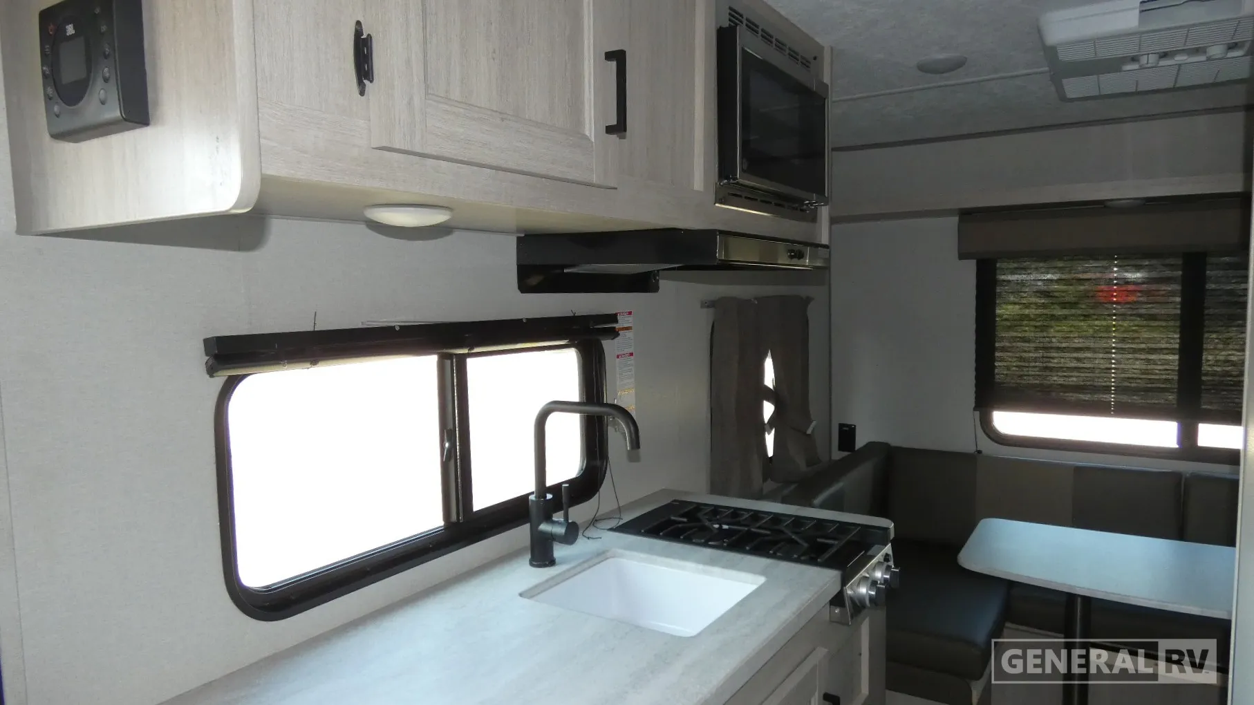 2024 Forest River Aurora Light 15RDX — Photo 6